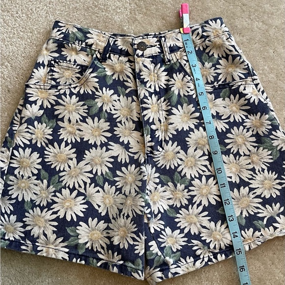 Vintage - 4 to 1 Denim Daisy Set - Vest - Medium /  Shorts - Size 7 - Picture 8 of 10